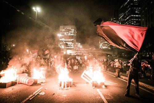 Anarchista tüntetés, zavargás